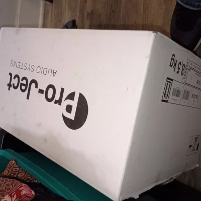 Pro-ject T2 W turntable